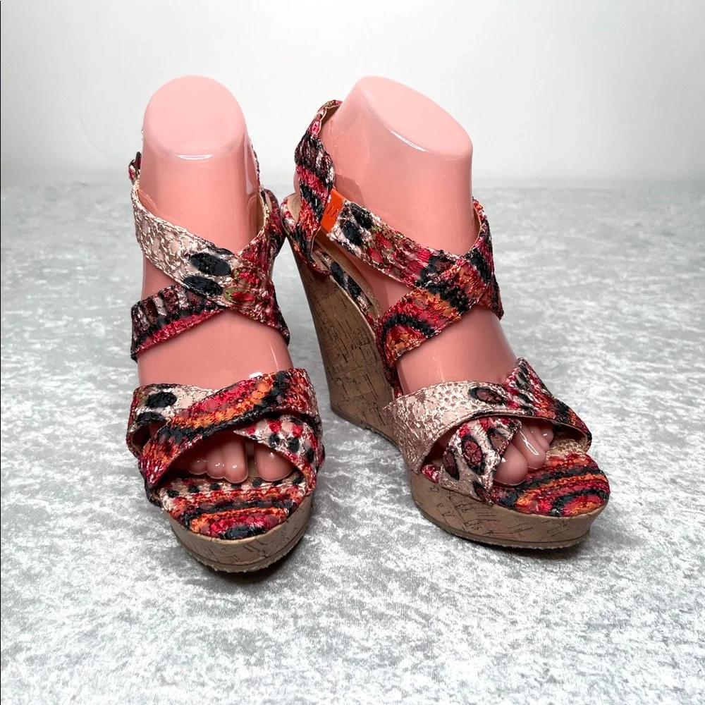 EUC Chinese Laundry Wedges Z-Mandisa 8.5